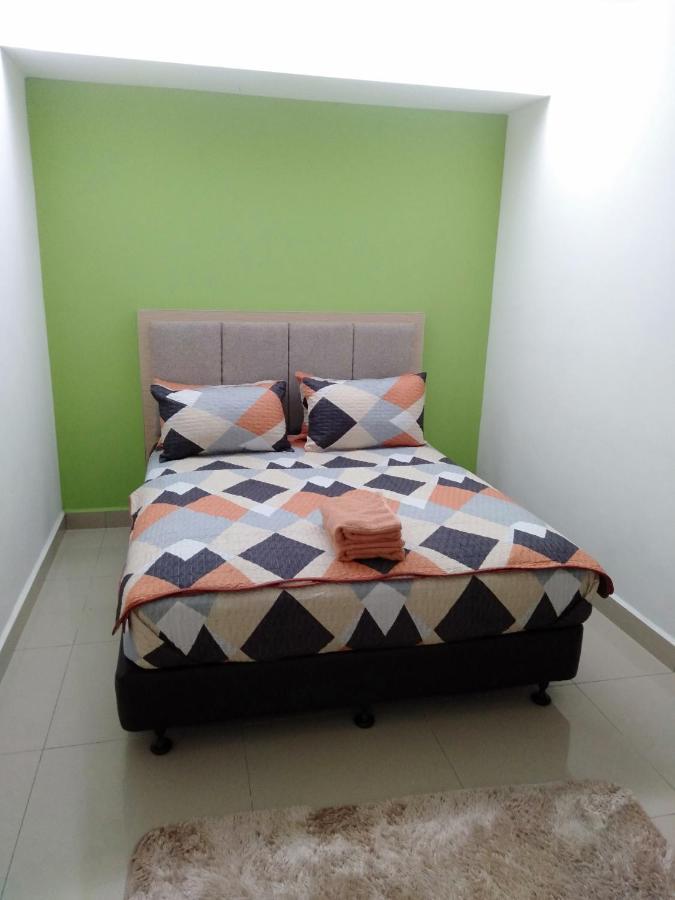 Risqi Apartment 2 Bedroom Wakaf Che Yeh Kota Bahru Luaran gambar